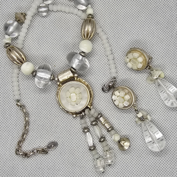 Vintage Robert Rose Mother of Pearl Necklace and Clip Earrings Set - Picture 7 of 12